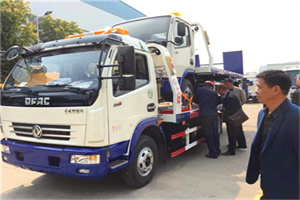 阿拉善右旗汽车道路救援拖车价格